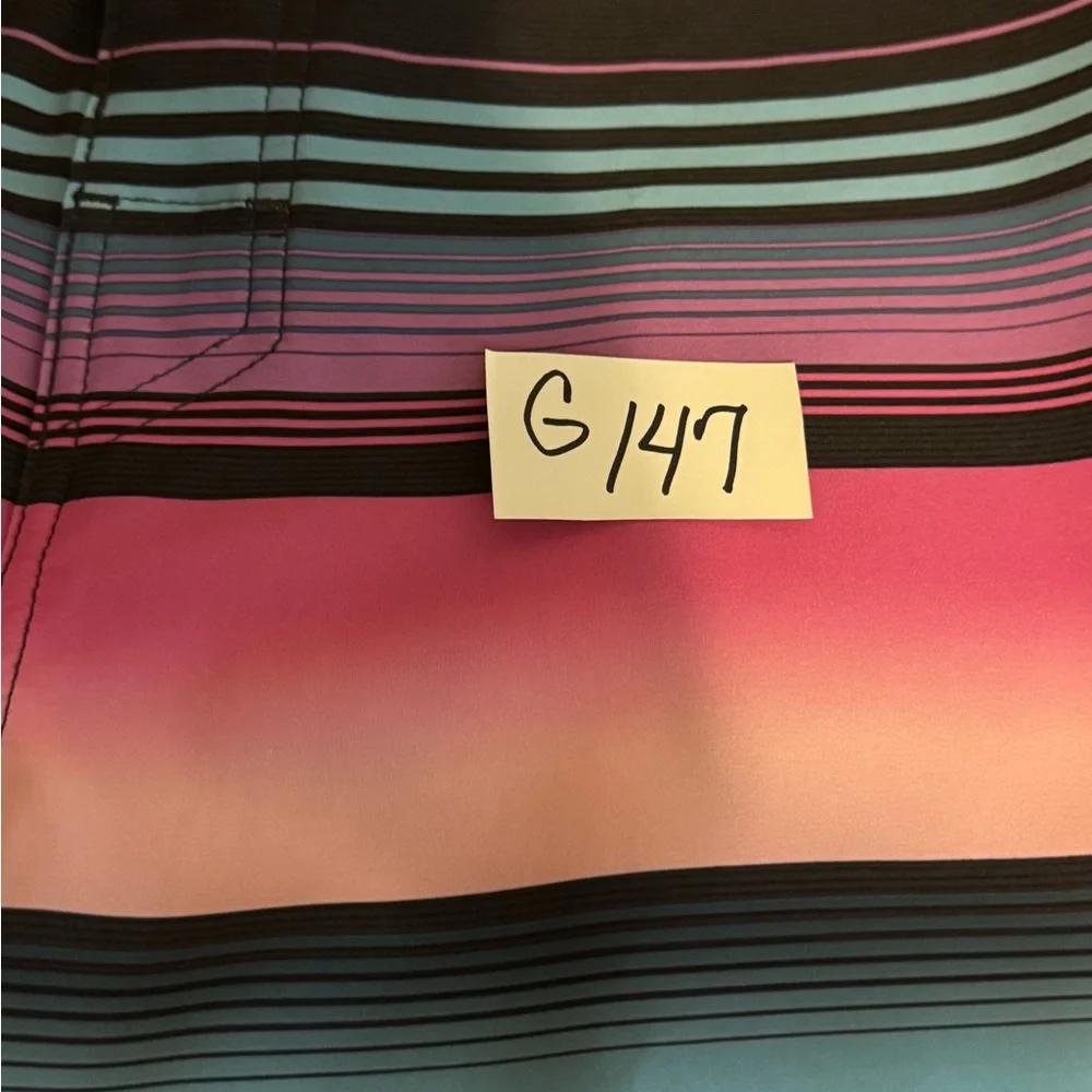 G-147 Men’s No Boundaries NWT Black Pink & Teal‎ Stripe Board Shorts Size 32